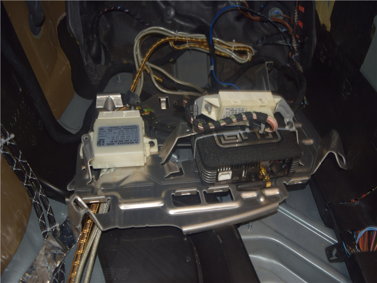 YC200܇푸b׌푴l܇ 